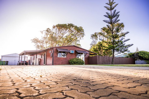 The Bothy Lancelin Family Retreat - Foster Accommodation 0