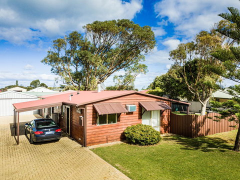 The Bothy Lancelin Family Retreat - Foster Accommodation 3