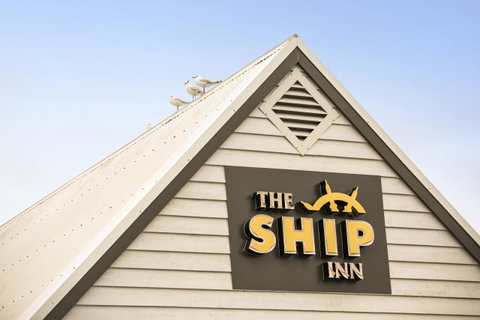 Nightcap At The Ship Inn - Foster Accommodation 37