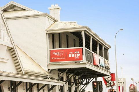 Nightcap At The Ship Inn - Foster Accommodation 38
