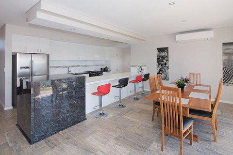 Oceans Edge - Busselton - Foster Accommodation 10