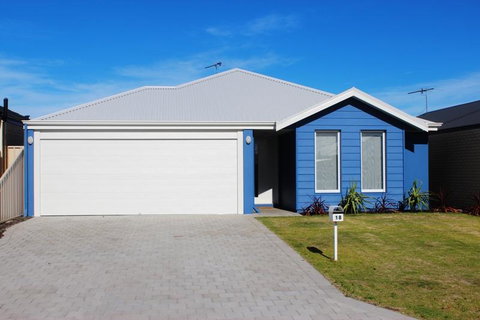 The Beach House - Foster Accommodation 0