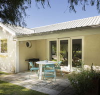 Whitesands Holiday Villas - Foster Accommodation