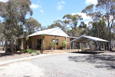 Kendenup Cottages And Lodge - Foster Accommodation 23