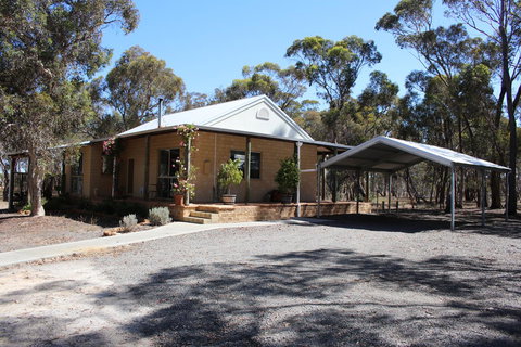 Kendenup Cottages And Lodge - Foster Accommodation 20