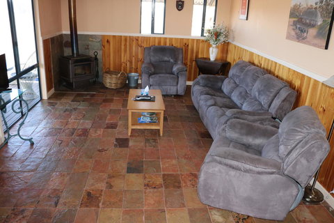 Kendenup Cottages And Lodge - Foster Accommodation 14