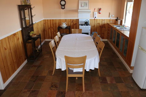 Kendenup Cottages And Lodge - Foster Accommodation 13