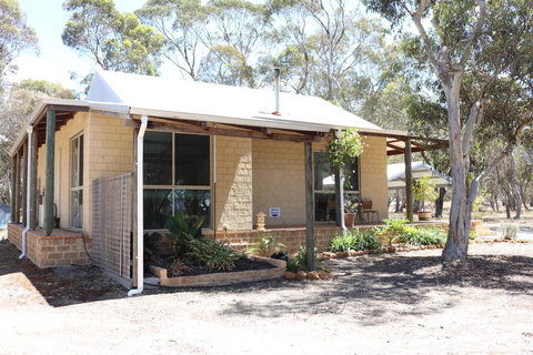 Kendenup Cottages And Lodge - Foster Accommodation 22