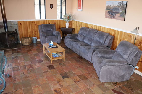 Kendenup Cottages And Lodge - Foster Accommodation 15