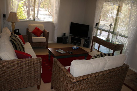 Kendenup Cottages And Lodge - Foster Accommodation 12