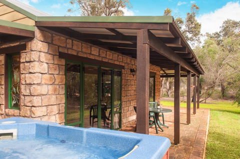 Yelverton Brook Conservation Sanctuary - Foster Accommodation 10
