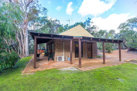 Yelverton Brook Conservation Sanctuary - Foster Accommodation 12