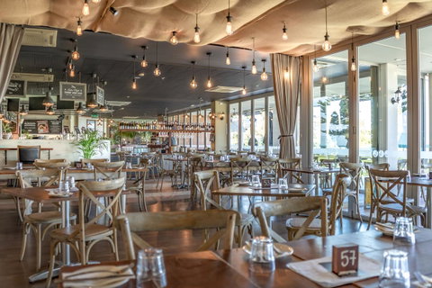 Mullaloo Beach Hotels & Apartments - Foster Accommodation 11