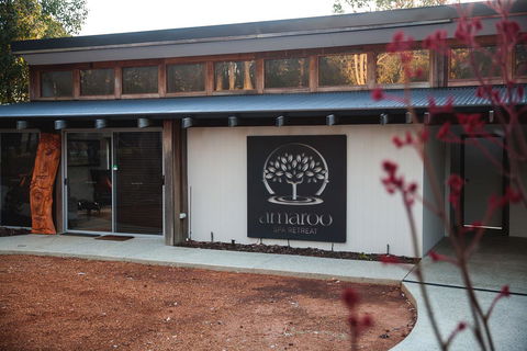 Amaroo Retreat & Spa - Foster Accommodation 10