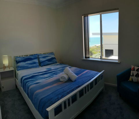 Caravel Beach House Mandurah - Foster Accommodation 9
