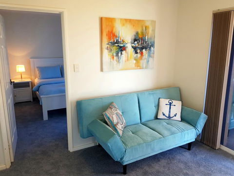 Caravel Beach House Mandurah - Foster Accommodation 6