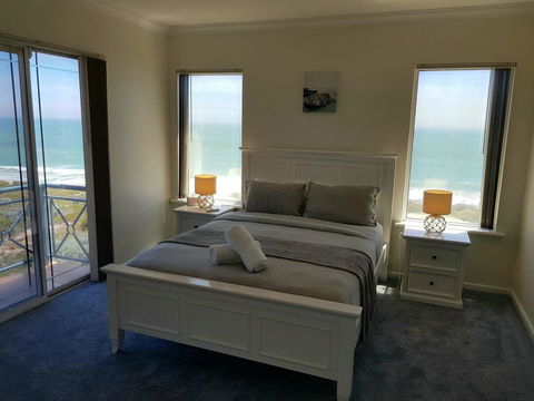 Caravel Beach House Mandurah - Foster Accommodation 16