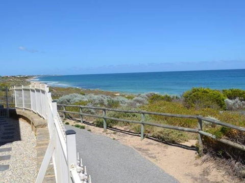 Caravel Beach House Mandurah - Foster Accommodation 34