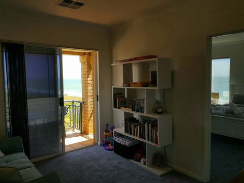 Caravel Beach House Mandurah - Foster Accommodation 7