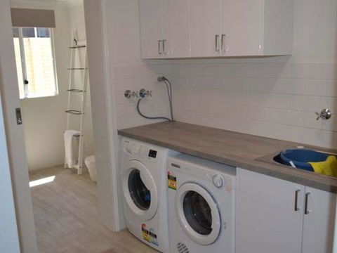 Caravel Beach House Mandurah - Foster Accommodation 33