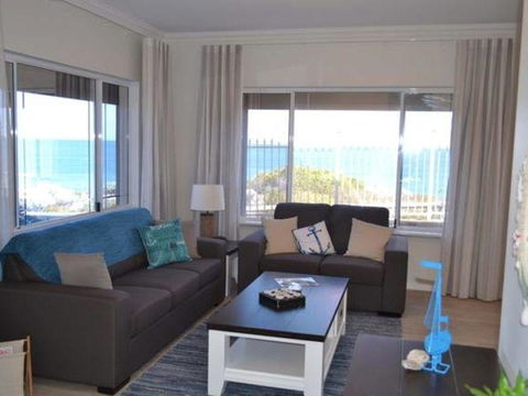 Caravel Beach House Mandurah - Foster Accommodation 24