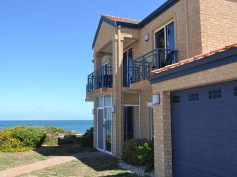 Caravel Beach House Mandurah - Foster Accommodation 28