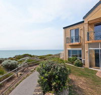 Caravel Beach House Mandurah - Foster Accommodation