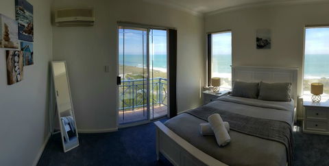 Caravel Beach House Mandurah - Foster Accommodation 1