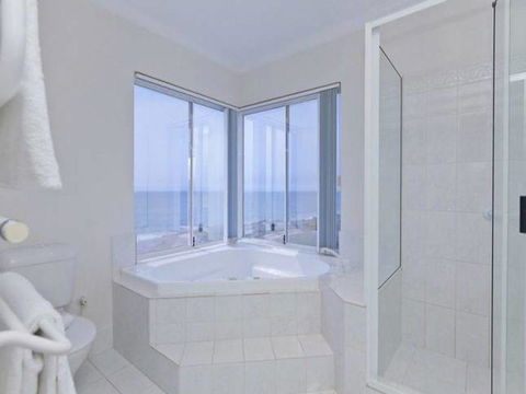 Caravel Beach House Mandurah - Foster Accommodation 32