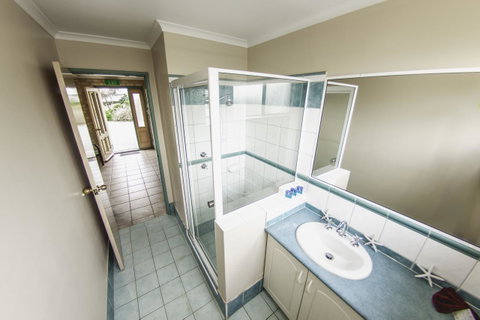 Esperance Foreshore Apartments - Foster Accommodation 37