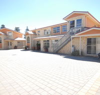 Yot Spot Apartments - Foster Accommodation