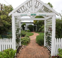 Jacaranda Guest House - Foster Accommodation