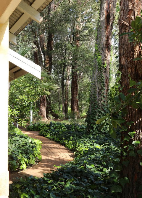 Two Sisters Chalets - Foster Accommodation 25