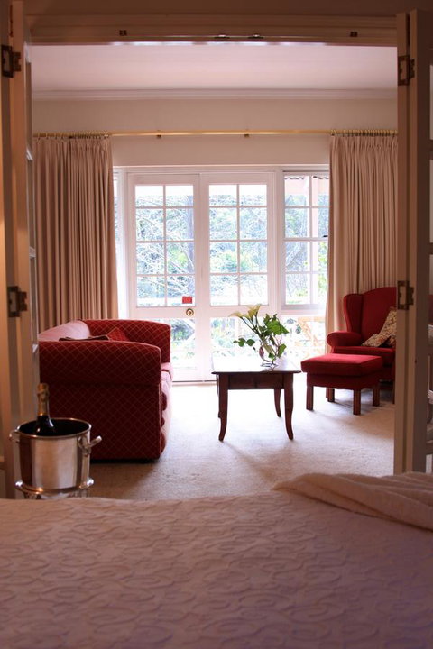 Two Sisters Chalets - Foster Accommodation 16