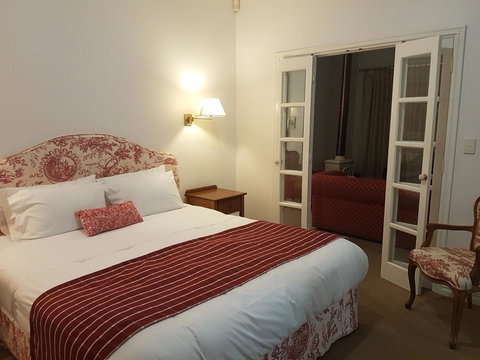 Two Sisters Chalets - Foster Accommodation 8