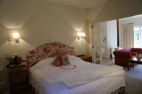 Two Sisters Chalets - Foster Accommodation 22