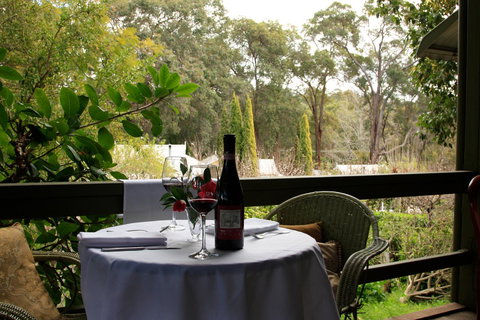 Two Sisters Chalets - Foster Accommodation 17