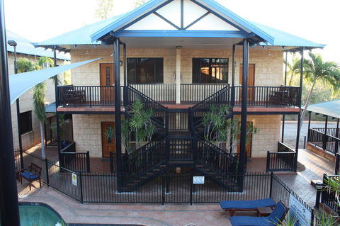Apartments At Blue Seas Resort - Foster Accommodation 11