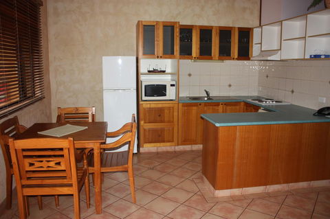 Apartments At Blue Seas Resort - Foster Accommodation 4
