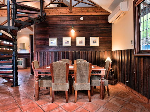 Oak Tree Barn Bridgetown - Foster Accommodation 4