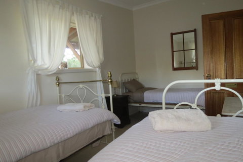 Bentwood Olive Grove Accommodation - Foster Accommodation 5
