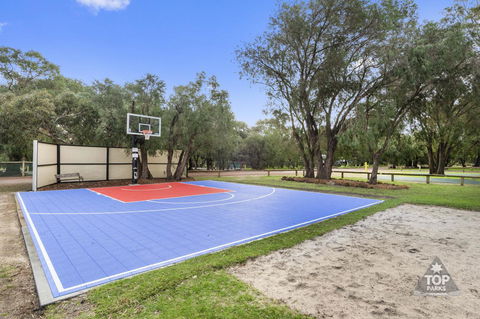 Gracetown Caravan Park - Foster Accommodation 3