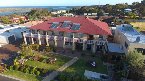 Baywatch Retreat Augusta - Foster Accommodation 1