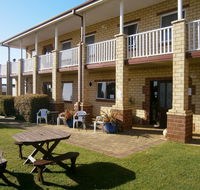 Baywatch Manor Augusta - Foster Accommodation