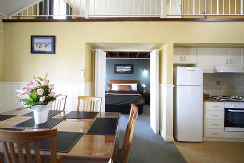 The Jetty Resort - Foster Accommodation 4