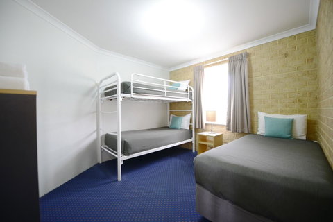 The Jetty Resort - Foster Accommodation 42