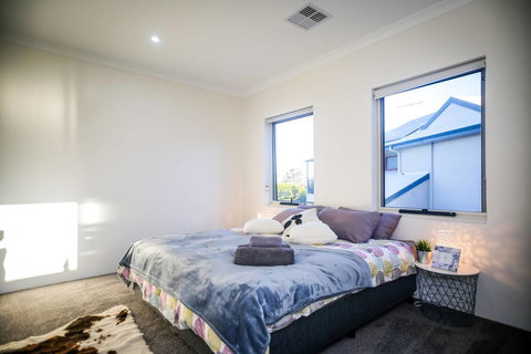 VIP Stays - Villa De Burswood Luxury 3BR Suite W/ King Bed FREE WIFI - Foster Accommodation 19