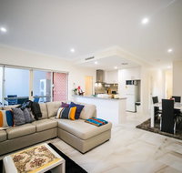 VIP Stays - Villa De Burswood Luxury 3BR Suite w/ King Bed FREE WIFI - Foster Accommodation