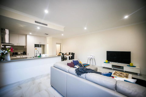 VIP Stays - Villa De Burswood Luxury 3BR Suite W/ King Bed FREE WIFI - Foster Accommodation 14
