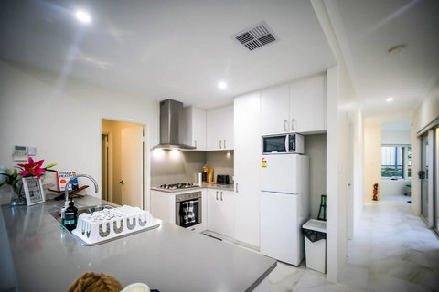 VIP Stays - Villa De Burswood Luxury 3BR Suite W/ King Bed FREE WIFI - Foster Accommodation 18